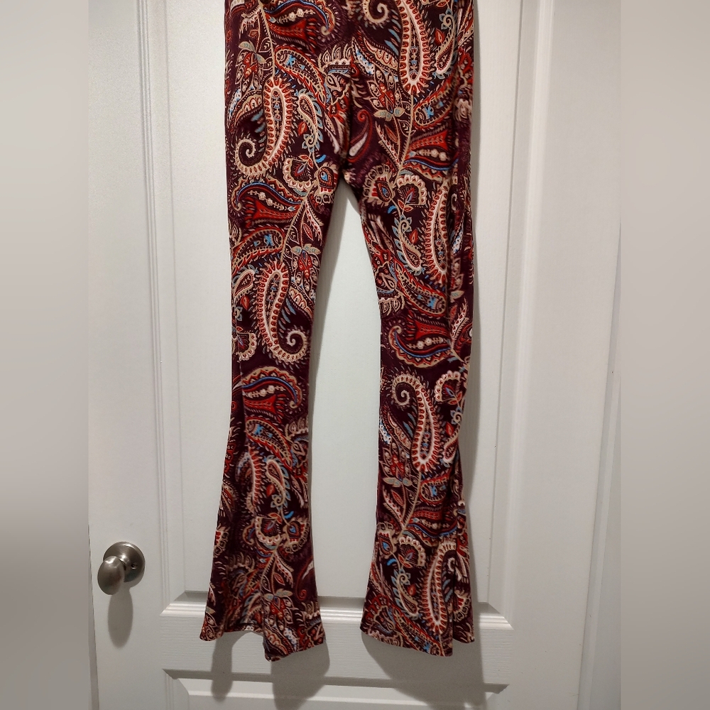 A Large Vibe Leggings.